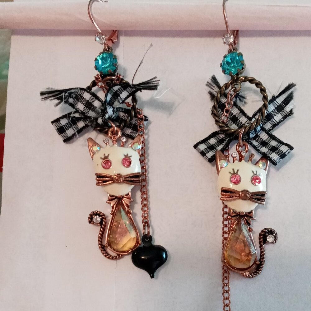 betsey johnson earrings
